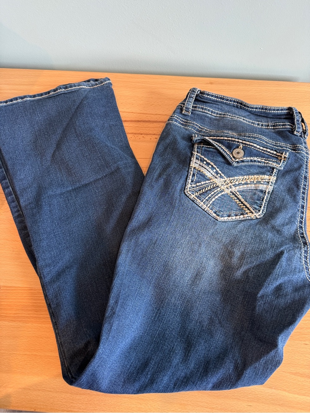 Wallflower Women's Dark Blue Jeans with Embroidered Pocket
